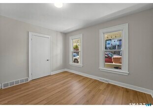 45 New St in Shelton, CT - Building Photo - Building Photo