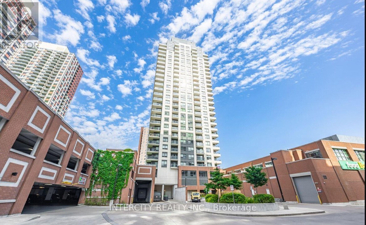 1410-1410 Dupont St in Toronto, ON - Building Photo