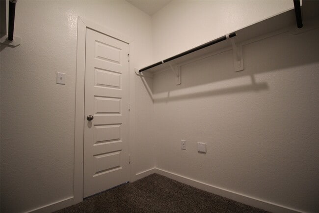 property at 25504 Starling Ln