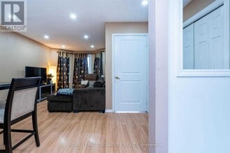 52 Buchanan Crescent in Brantford, ON - Building Photo - Building Photo