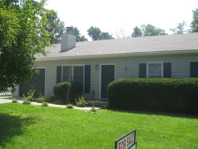 1112 Higbee Mill Rd in Lexington, KY - Building Photo - Building Photo