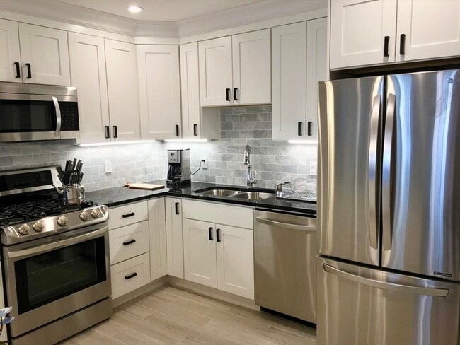 892 E 2nd St in Boston, MA - Building Photo - Building Photo