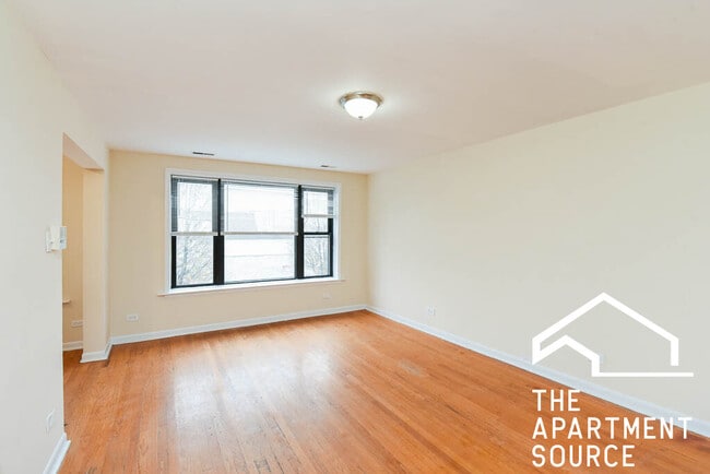 4811 W Warwick Ave in Chicago, IL - Foto de edificio - Building Photo