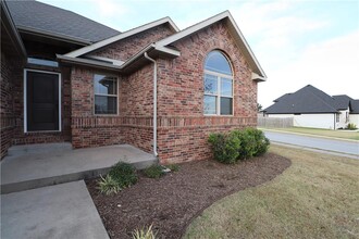 1500 Amber Way in Centerton, AR - Building Photo - Building Photo