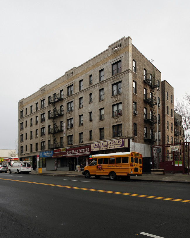 4870-4878 Broadway in New York, NY - Foto de edificio - Building Photo