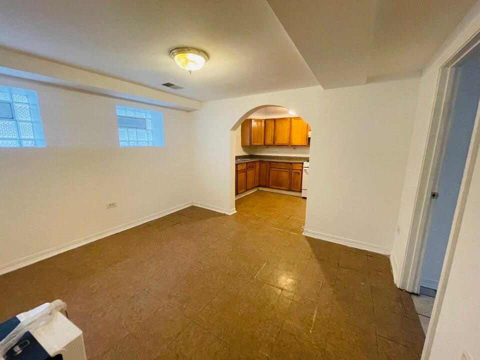 5214 W Crystal St, Unit 1 in Chicago, IL - Building Photo