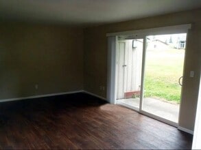 200 High School Rd NE in Bainbridge Island, WA - Building Photo - Building Photo