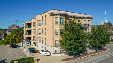 Iowa Flats in Grand Rapids, MI - Building Photo - Primary Photo