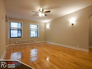 429 W Roscoe St, Unit 425-210 in Chicago, IL - Foto de edificio - Building Photo