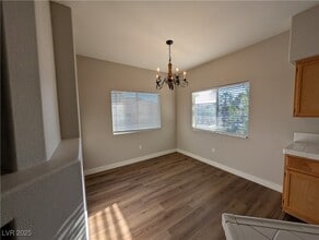 1050 E Cactus Ave in Las Vegas, NV - Building Photo - Building Photo