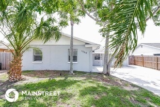 1709 Stonehaven Way in Tarpon Springs, FL - Building Photo - Building Photo