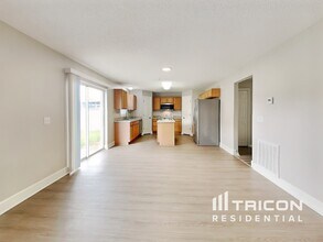 1083 Ronlin St in Haines City, FL - Building Photo - Building Photo