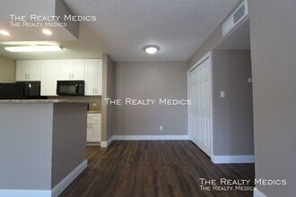 5540 Devonbriar Way-Unit -Unit H in Orlando, FL - Building Photo - Building Photo