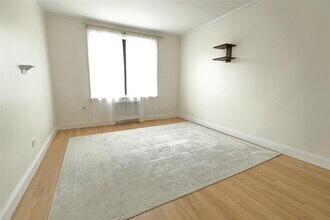 34-20 78th St in Queens, NY - Building Photo - Building Photo