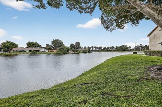 247 Wimbledon Lakes Dr in Plantation, FL - Building Photo - Building Photo