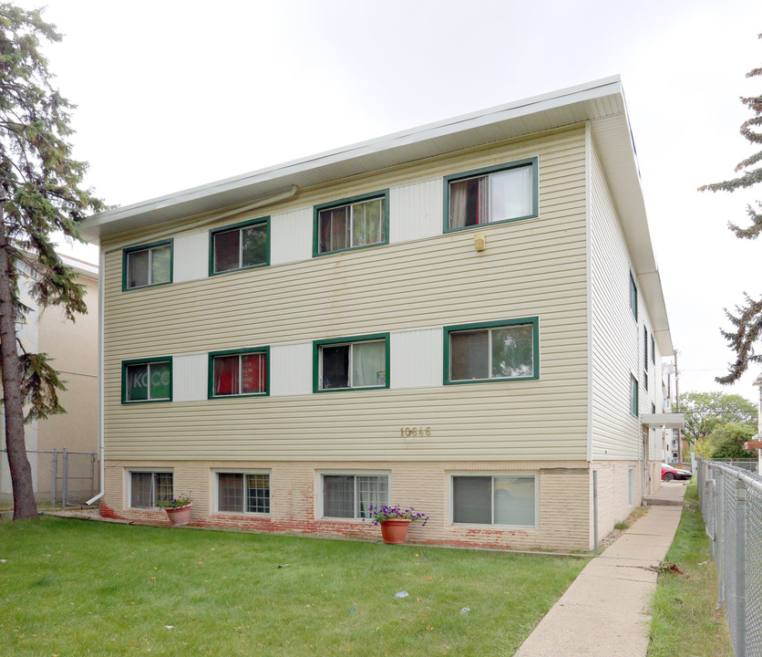 10646 102 St NW in Edmonton, AB - Building Photo