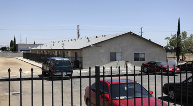 16460 Sequoia Ave in Hesperia, CA - Building Photo - Building Photo