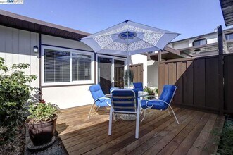 43512 Bryant St, Unit B in Fremont, CA - Foto de edificio - Building Photo