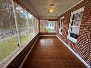 113 NW 11th St in Gainesville, FL - Foto de edificio - Building Photo