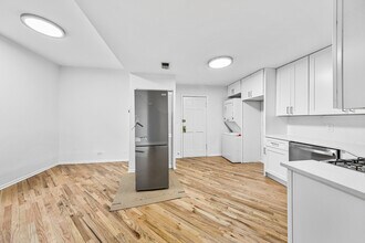 3037 N Southport Ave in Chicago, IL - Building Photo - Building Photo