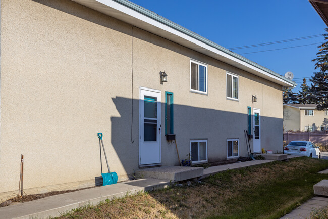 308B Southampton Dr SW in Calgary, AB - Building Photo - Building Photo
