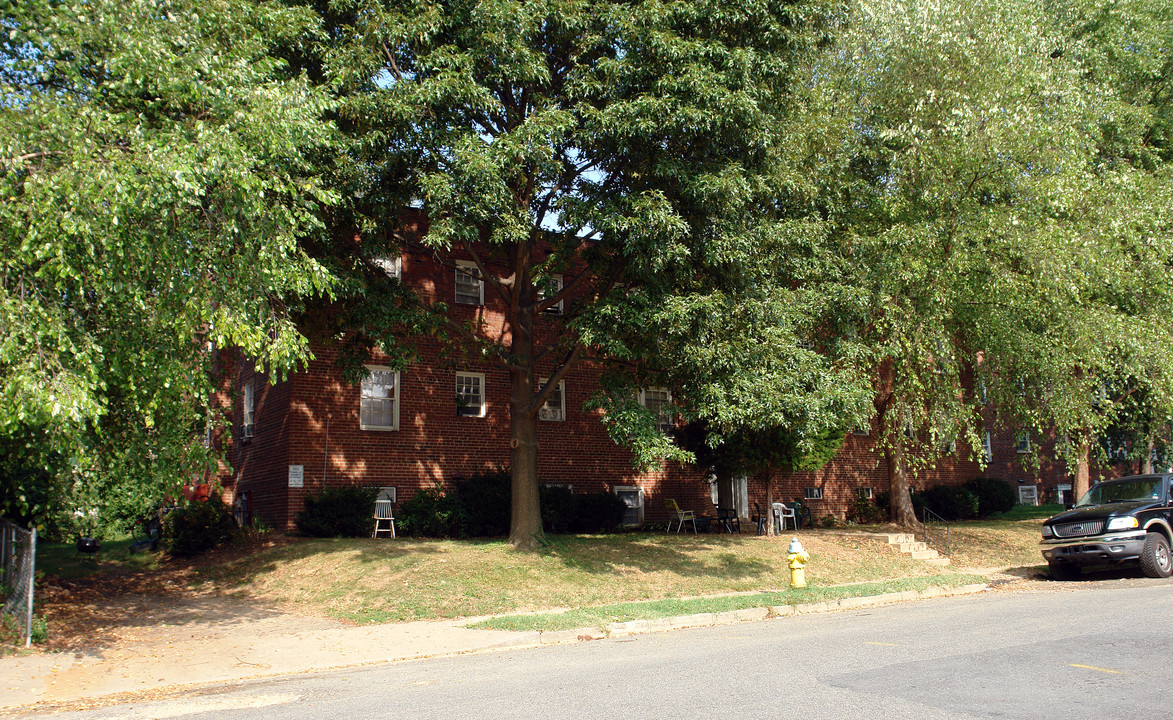 1124 Kenilworth St in Arlington, VA - Building Photo