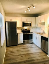 The Apartments at Oak Creek in Clearwater, FL - Foto de edificio - Building Photo
