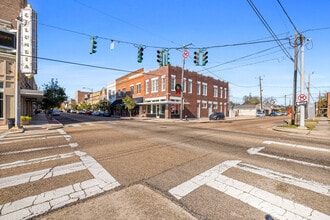 223 E Thomas St, Unit #2 in Hammond, LA - Foto de edificio - Building Photo