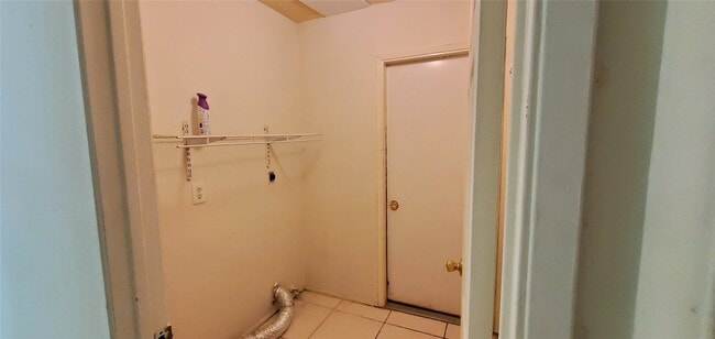 property at 7406 La Pl Dr