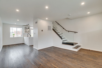 255 Evans Ln in Alexandria, VA - Building Photo - Building Photo