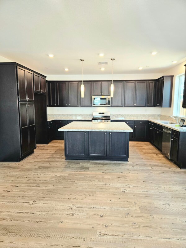 1832 Chandler Dr in Brentwood, CA - Building Photo - Building Photo