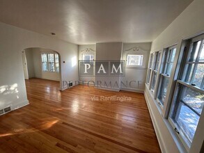 1528 N Hawley Rd in Milwaukee, WI - Building Photo - Building Photo