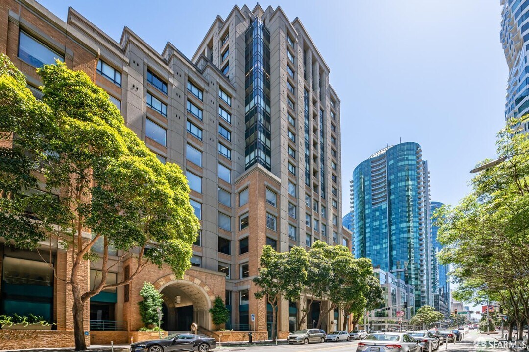 75 Folsom St in San Francisco, CA - Building Photo