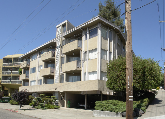 777 Rand Ave in Oakland, CA - Foto de edificio - Building Photo