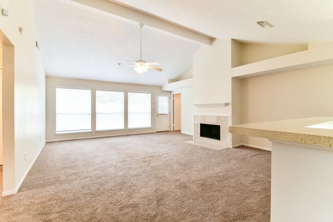 17606 Glenwolf Dr in Houston, TX - Building Photo - Building Photo