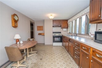 137A Kingstown Rd in Narragansett, RI - Building Photo - Building Photo