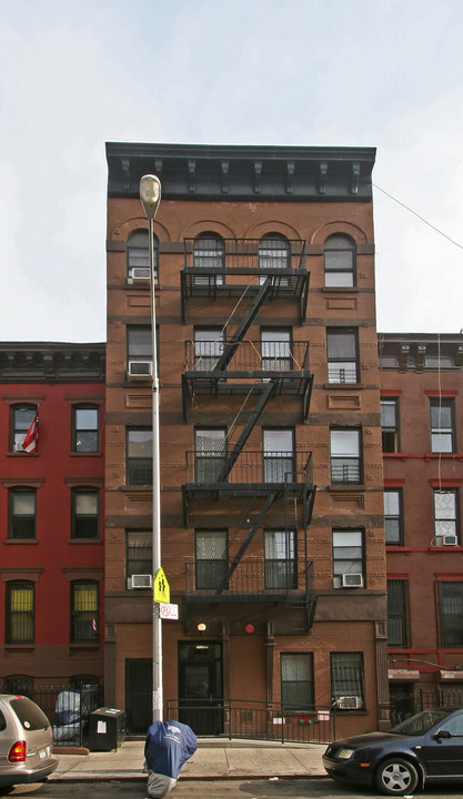 165 E 115th St in New York, NY - Building Photo