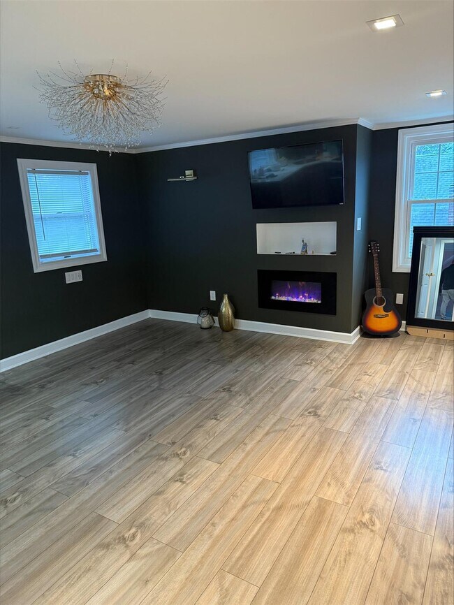 195 W 22nd St in Huntington, NY - Building Photo - Building Photo