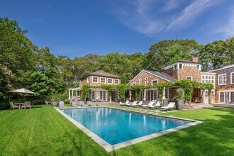 41 Deep Woods Ln in Amagansett, NY - Building Photo - Building Photo