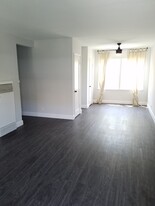 &quot;Glendale Terrace Apartments&quot;- A... in Glendale, CA - Building Photo - Interior Photo