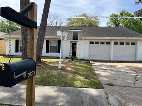 3503 Canterbury Dr in Baytown, TX - Building Photo - Building Photo