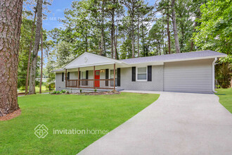 438 Mt Vista Rd in Stone Mountain, GA - Foto de edificio - Building Photo