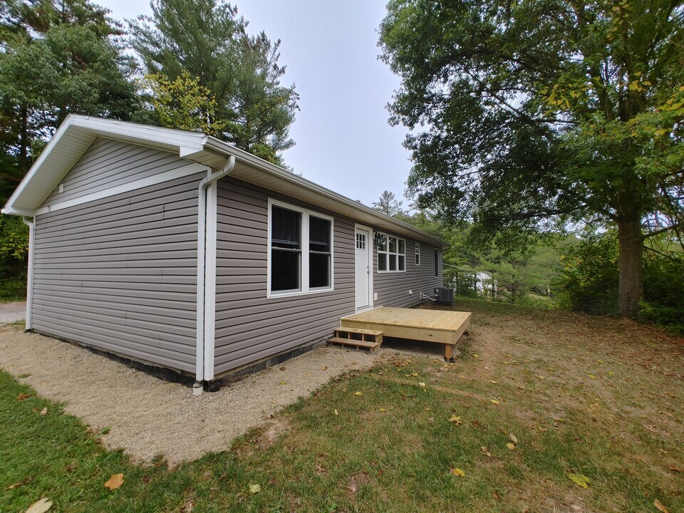 71 Pomeroy Rd in Athens, OH - Building Photo