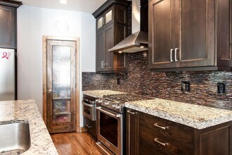 2818 E Falcon Wy in Sandy, UT - Building Photo - Building Photo