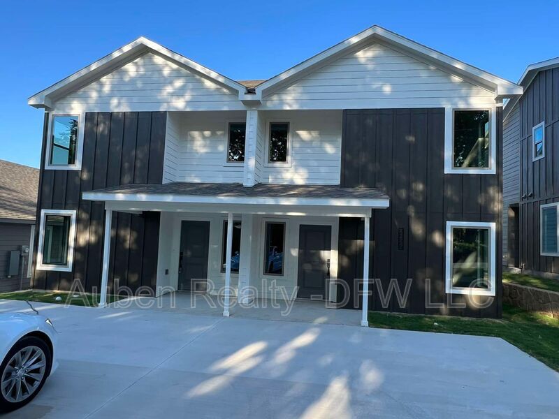 2522 S Fannin Ave in Denison, TX - Building Photo