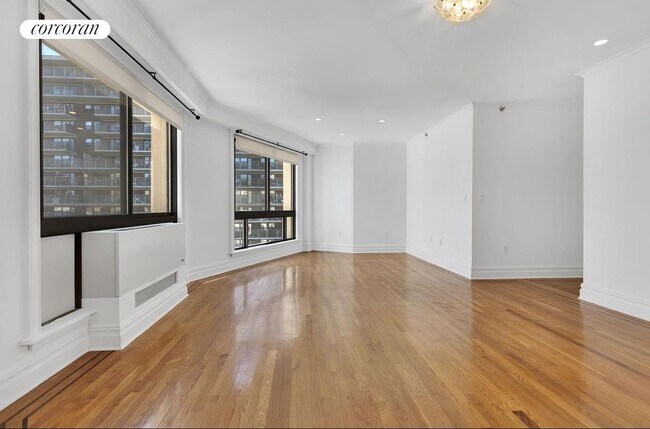 203 W 90th St in New York, NY - Building Photo - Building Photo
