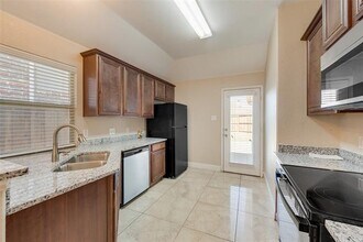 5324 Bridgeport Rd in McKinney, TX - Foto de edificio - Building Photo