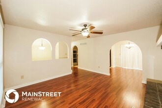 408 SW Sandstone Dr in Blue Springs, MO - Foto de edificio - Building Photo