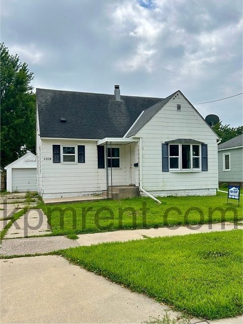 property at 1109 3rd Ave NW