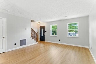 6054 Warrenpark Ln in Knoxville, TN - Building Photo - Building Photo